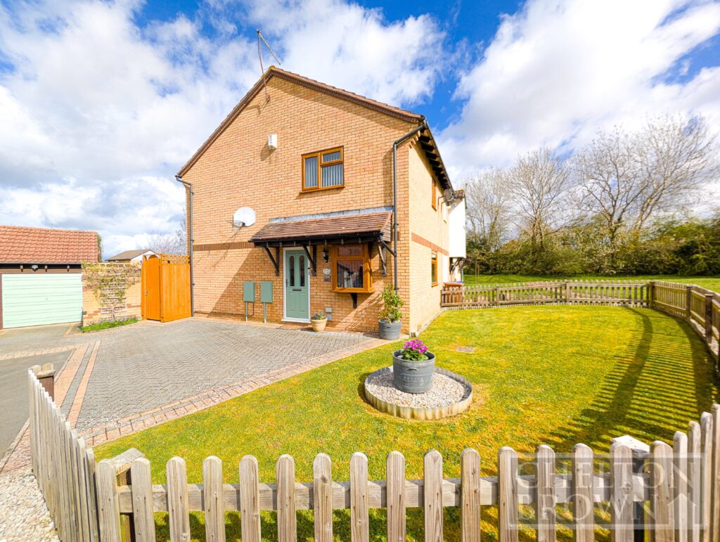 Aquitaine Close, Northampton, Northamptonshire, NN5 6EP