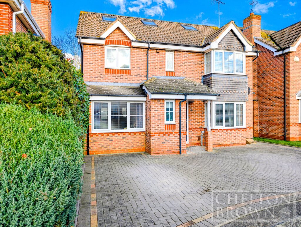 Swift Close, Grange Park, West Northamptonshire, NN4 5AZ
