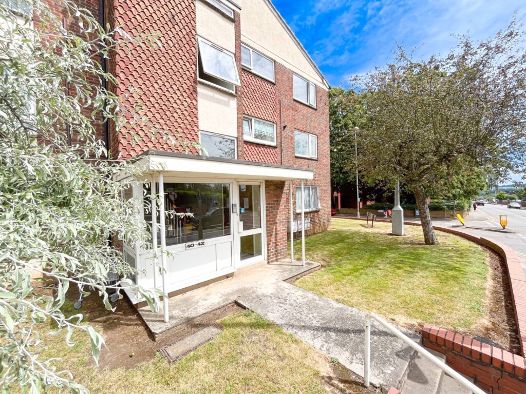Cliftonville Court, Cliftonville, Northampton, NN1 5BZ
